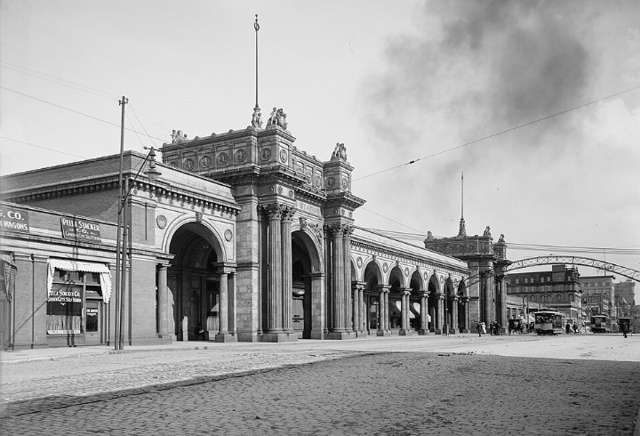 Columbus Union Station arch, Early 1900s