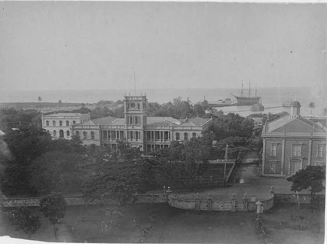 Aliʻiōlani Hale and the Kamehameha Statue, c. 1888