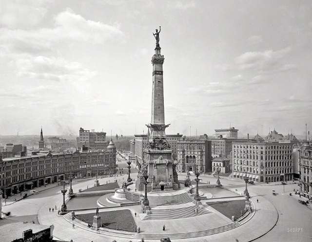 Soldiers' and Sailors' Monument, About 1907