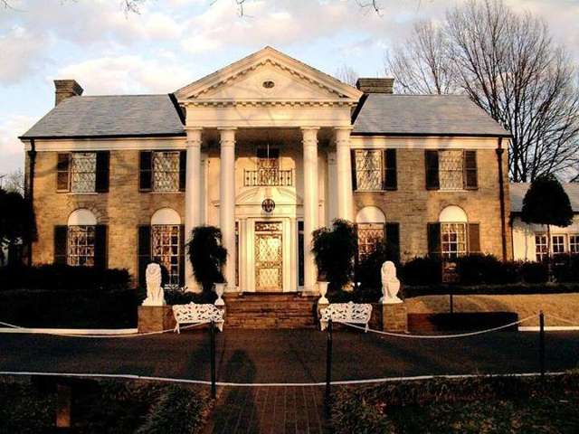 Graceland, 2006