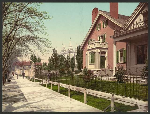 Lion House, 1900